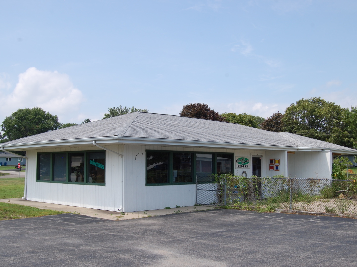 909 Green Ridge Avenue, Earlville, IL 60518