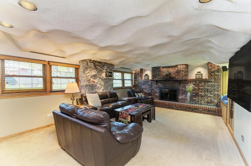 7930 Grant Street, Darien, IL 60561