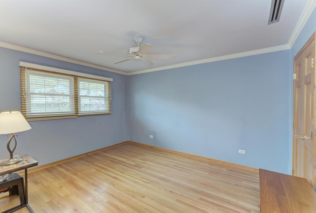 7930 Grant Street, Darien, IL 60561