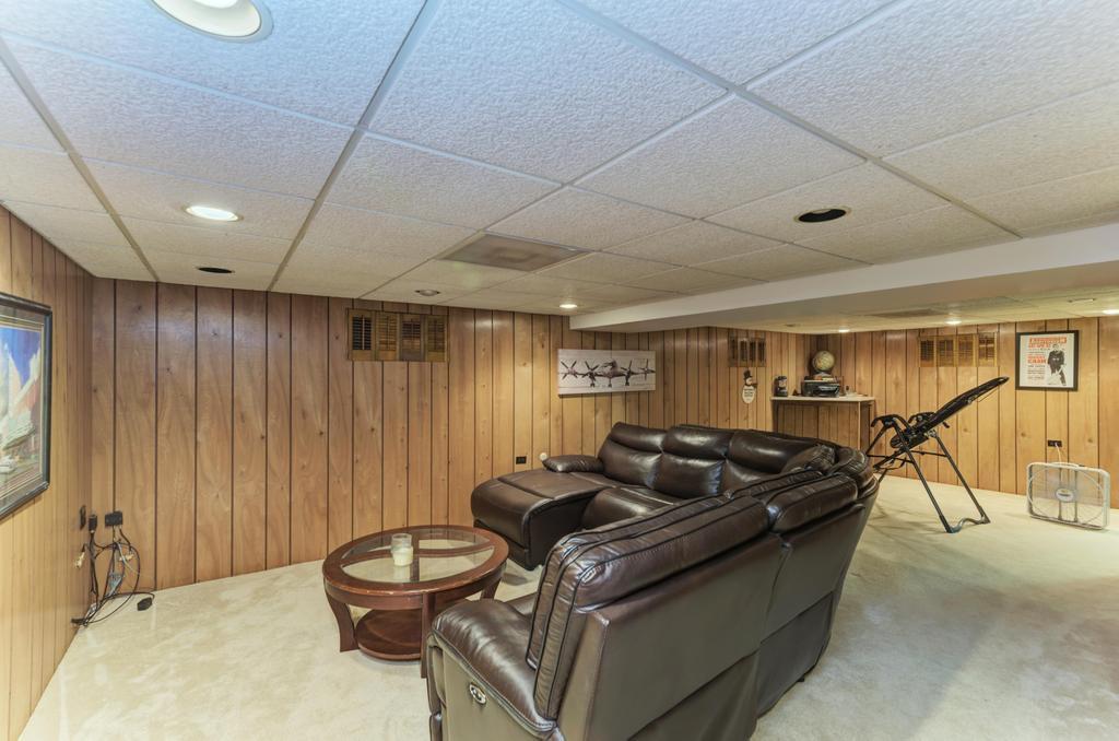 7930 Grant Street, Darien, IL 60561