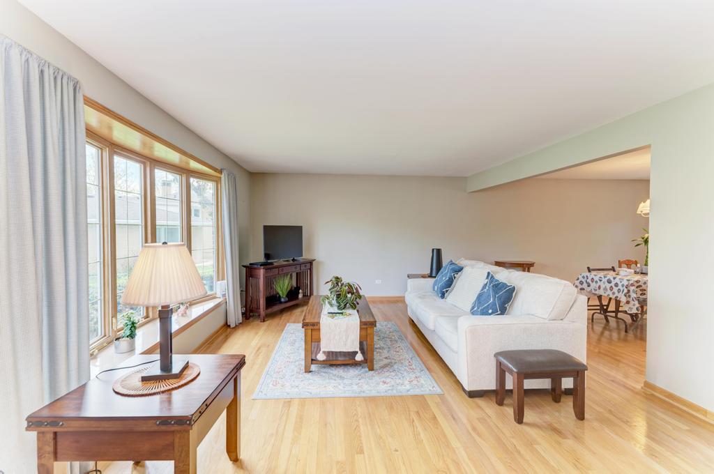 7930 Grant Street, Darien, IL 60561