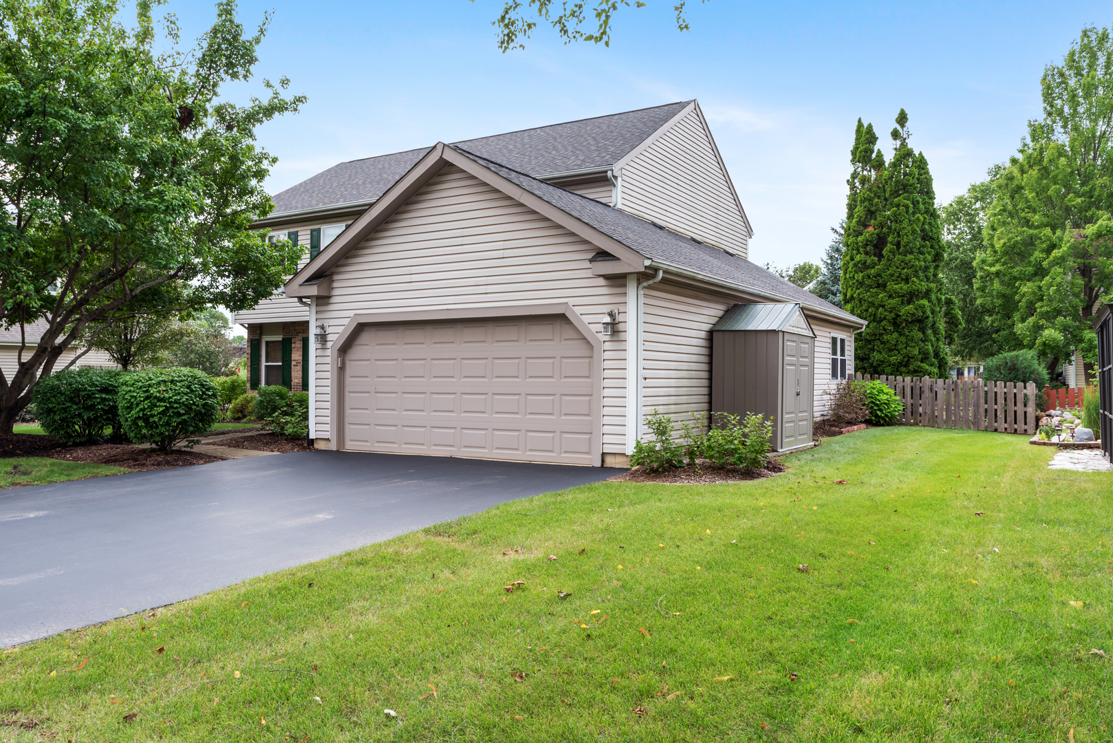 496 Edinburgh Lane, West Dundee, IL 60118