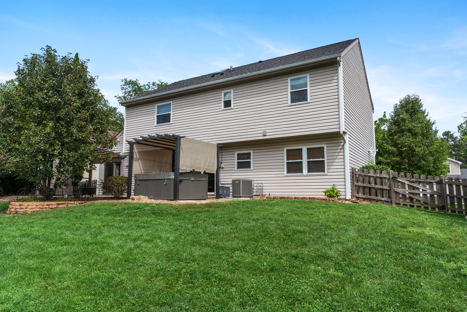 496 Edinburgh Lane, West Dundee, IL 60118