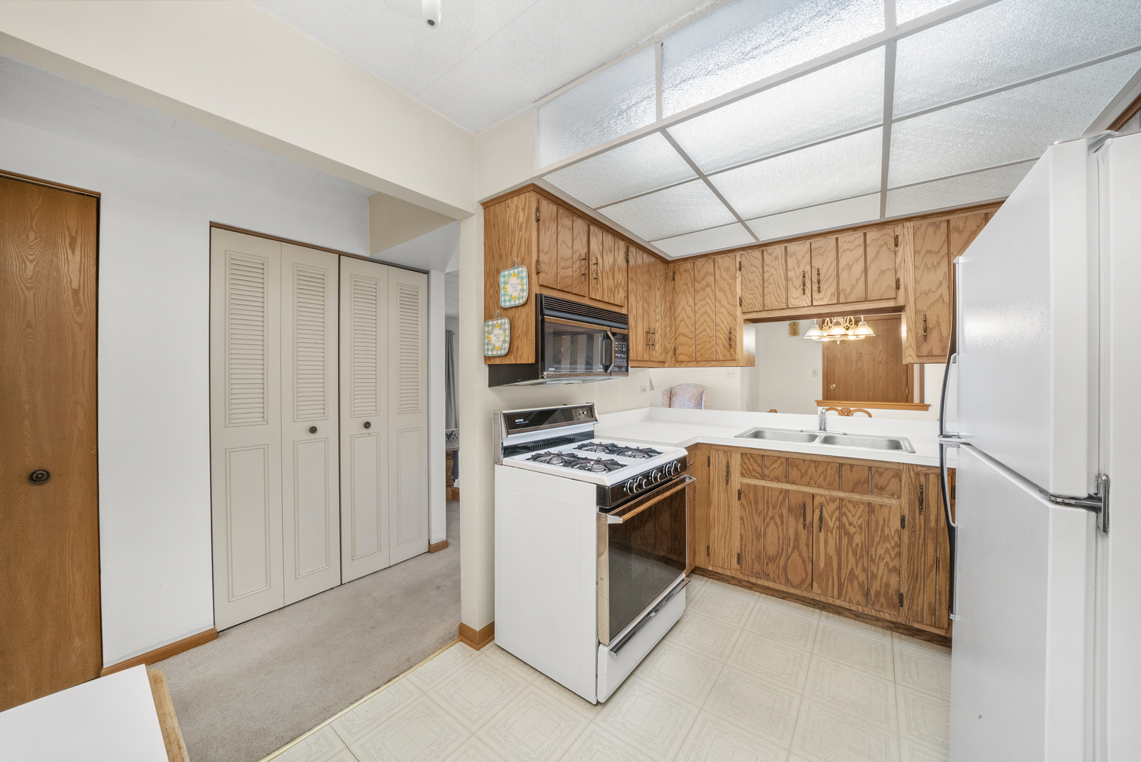 10512 Ridge Cove Drive #11C, Chicago Ridge, IL 60415