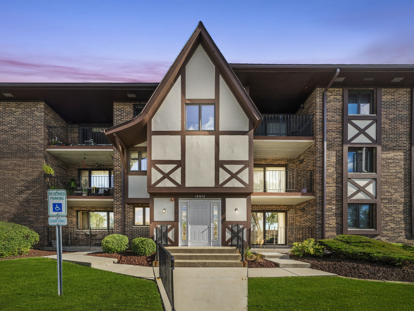 10512 Ridge Cove Drive #11C, Chicago Ridge, IL 60415