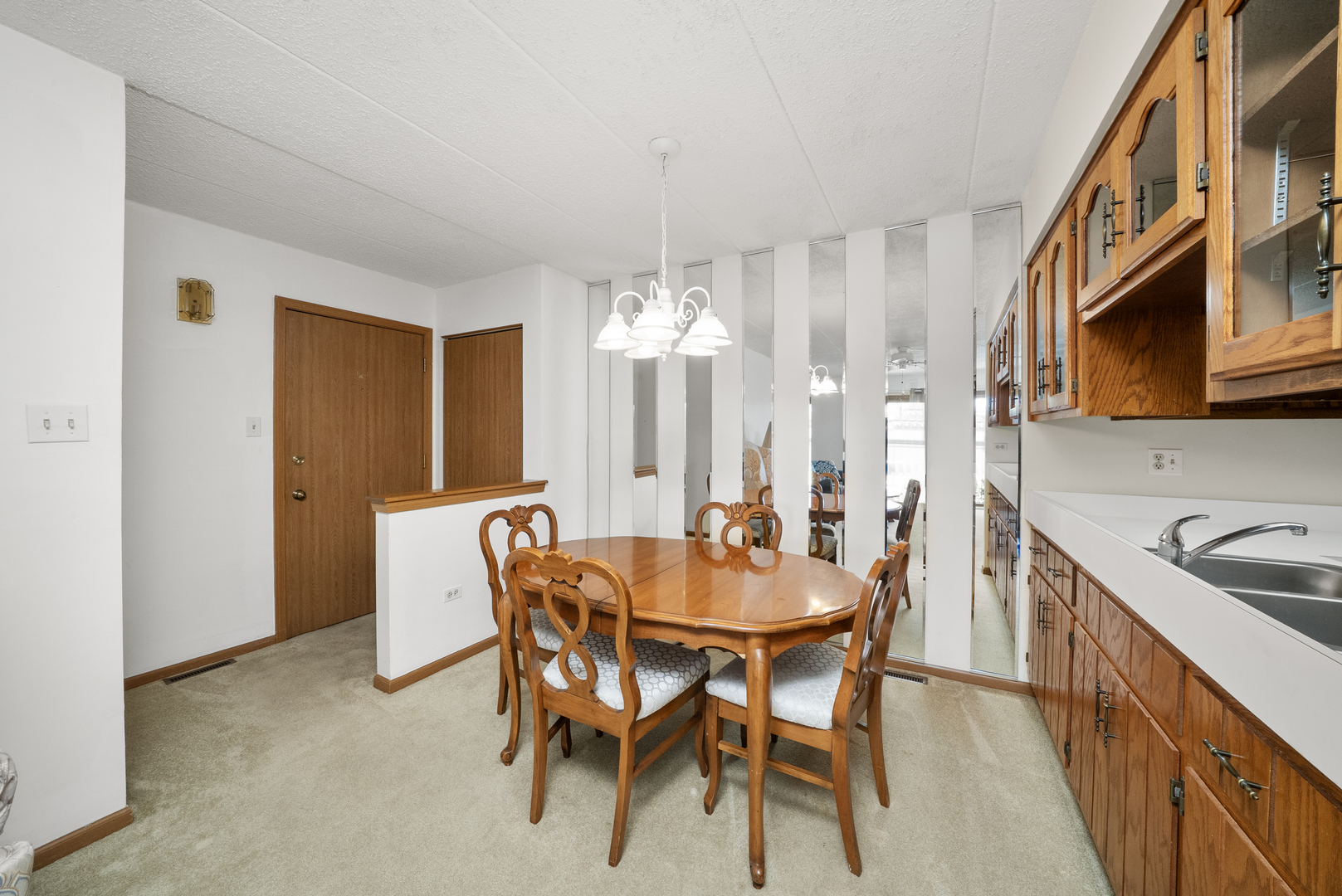 10512 Ridge Cove Drive #11C, Chicago Ridge, IL 60415