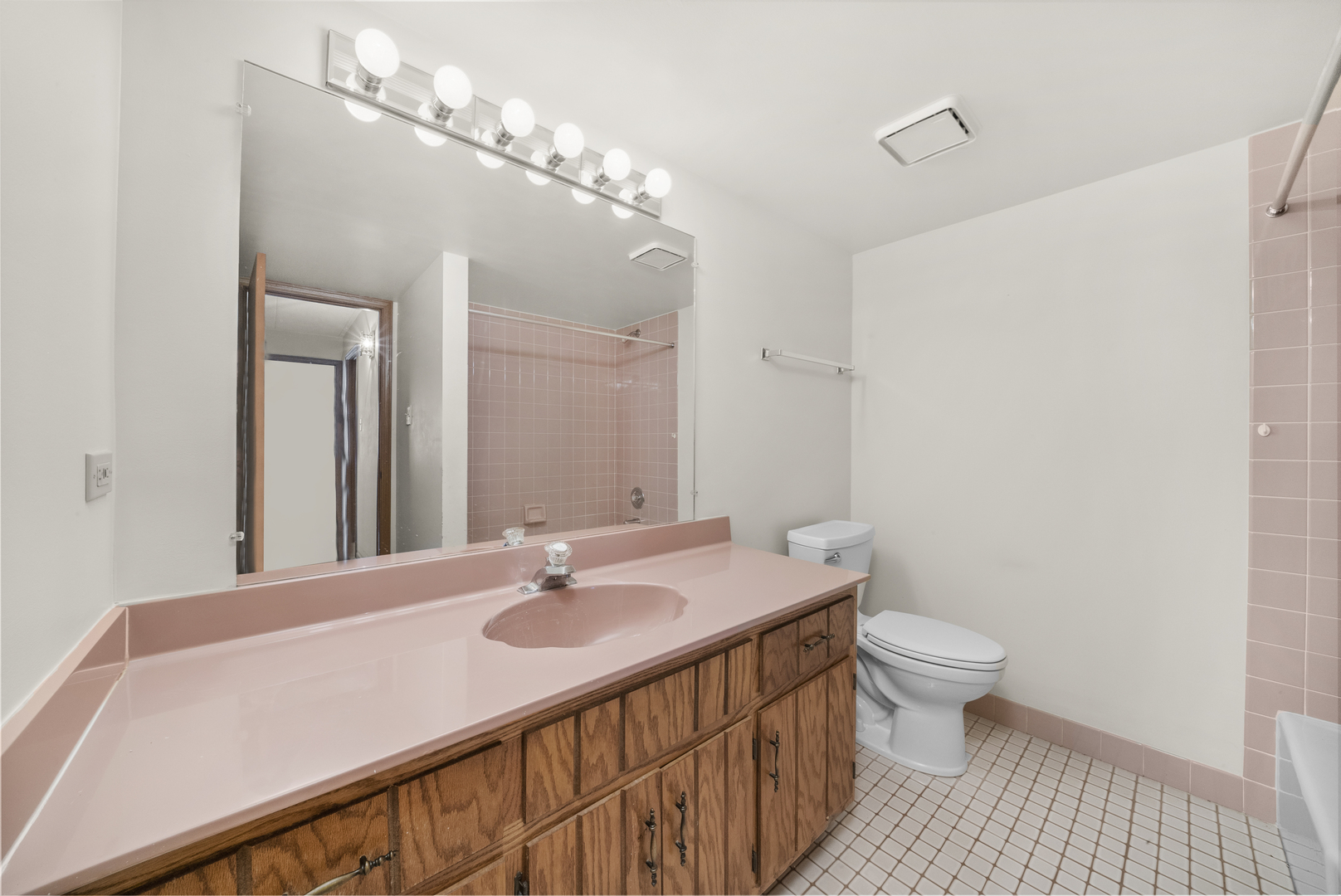10512 Ridge Cove Drive #11C, Chicago Ridge, IL 60415