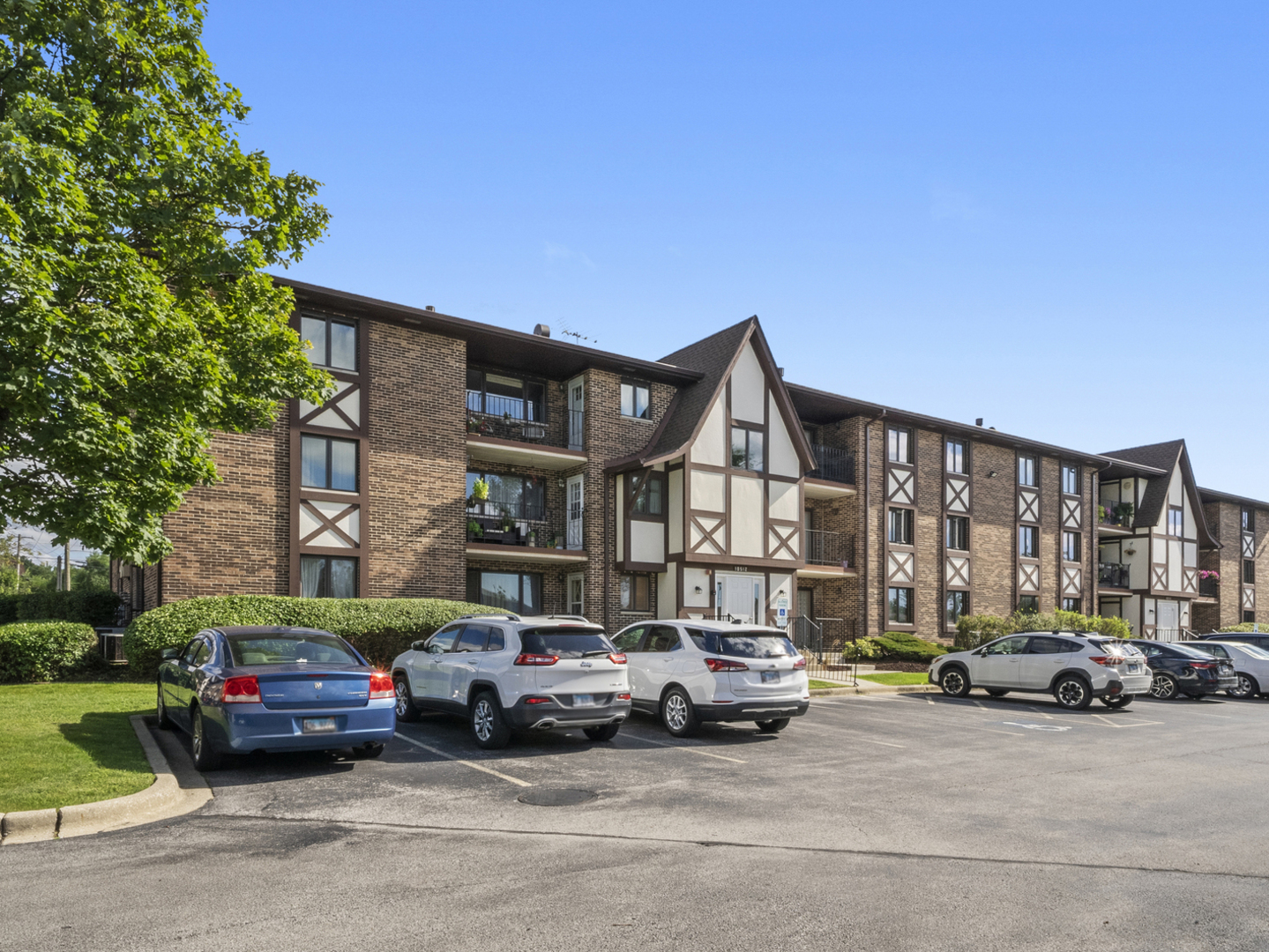 10512 Ridge Cove Drive #11C, Chicago Ridge, IL 60415
