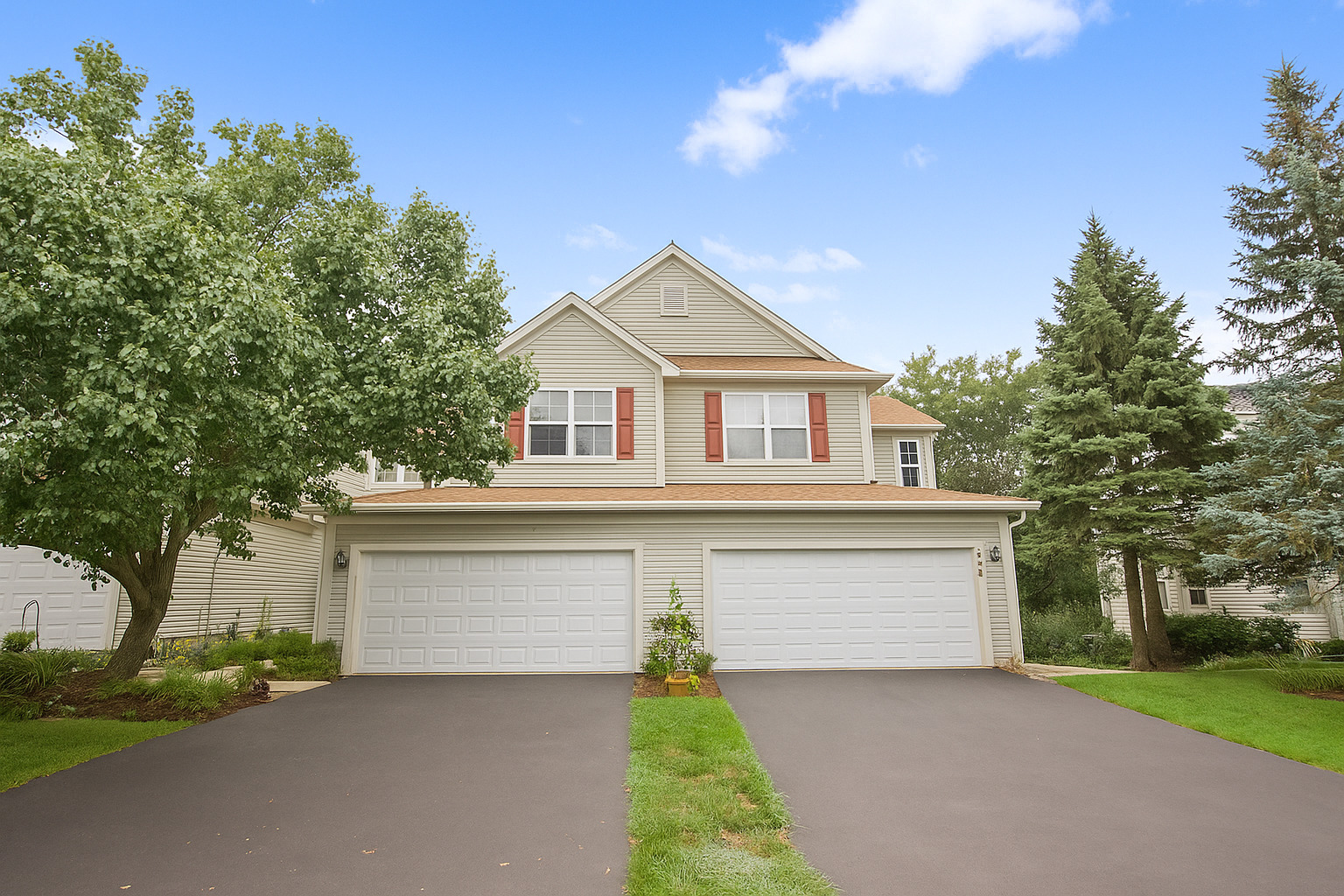 312 Grand Ridge Road #312, St. Charles, IL 60175