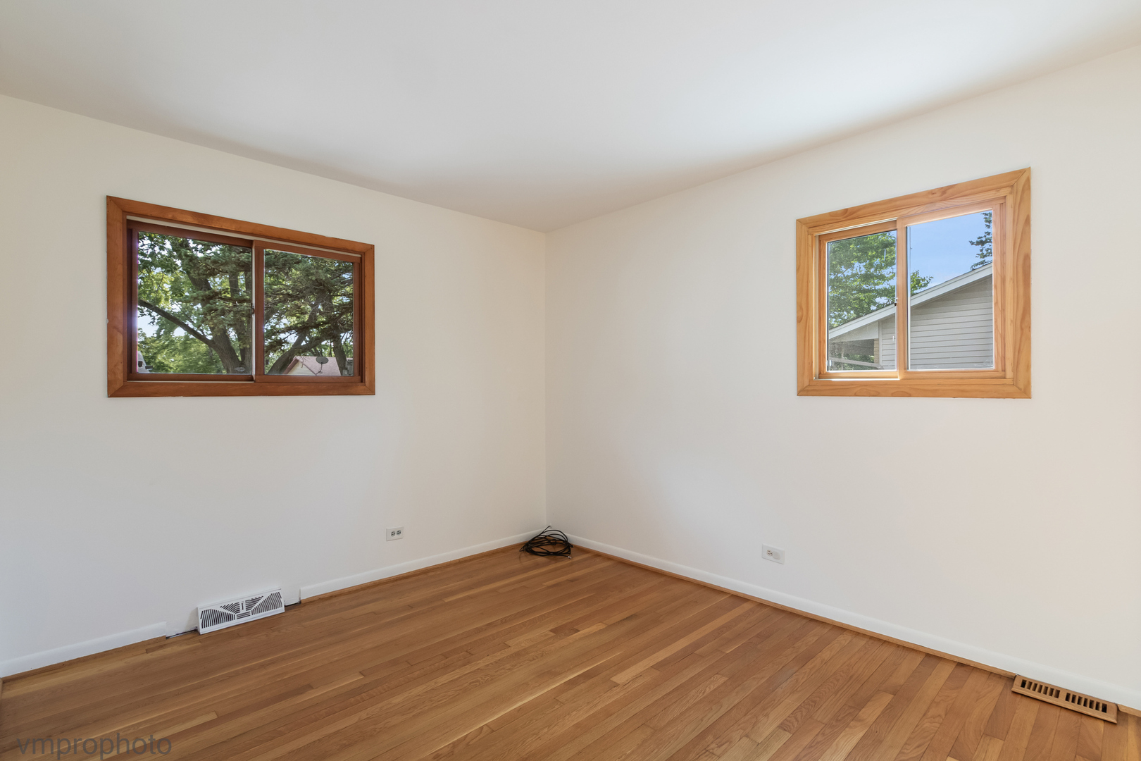 1018 E Kitson Drive, Palatine, IL 60074