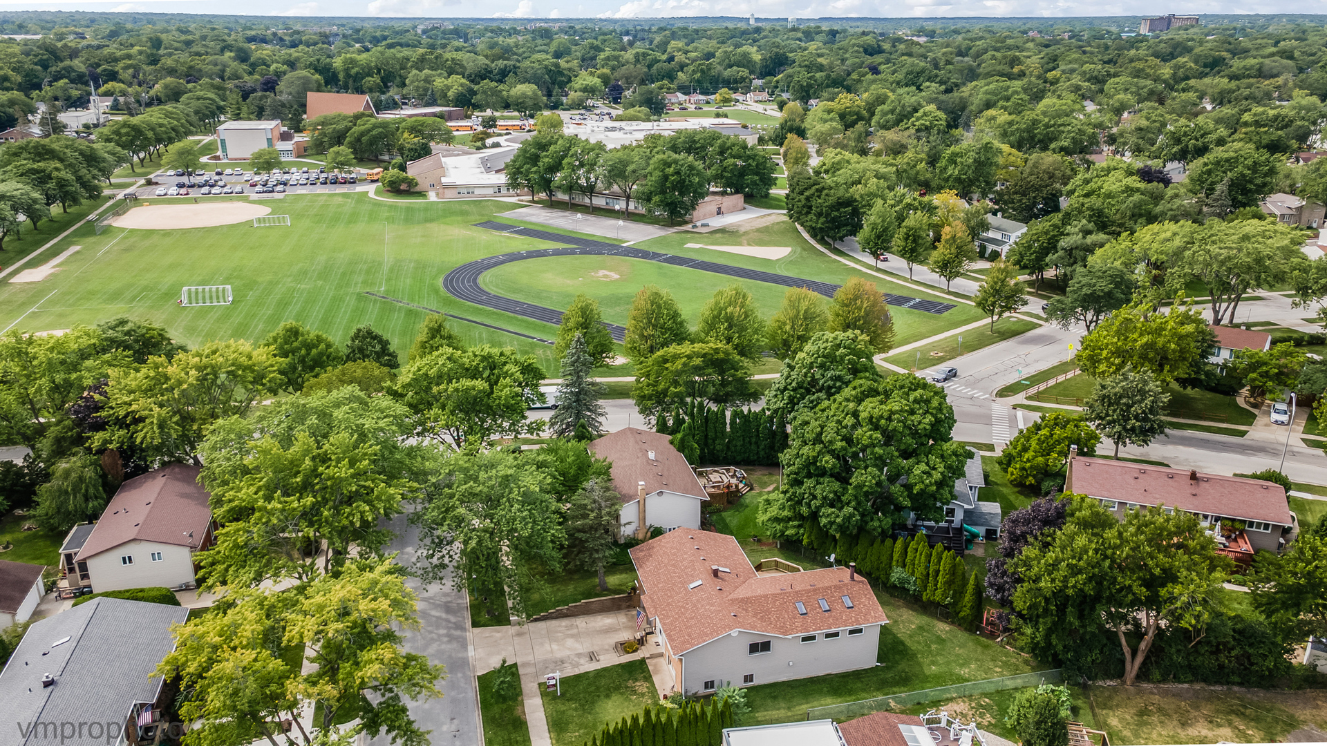 1018 E Kitson Drive, Palatine, IL 60074