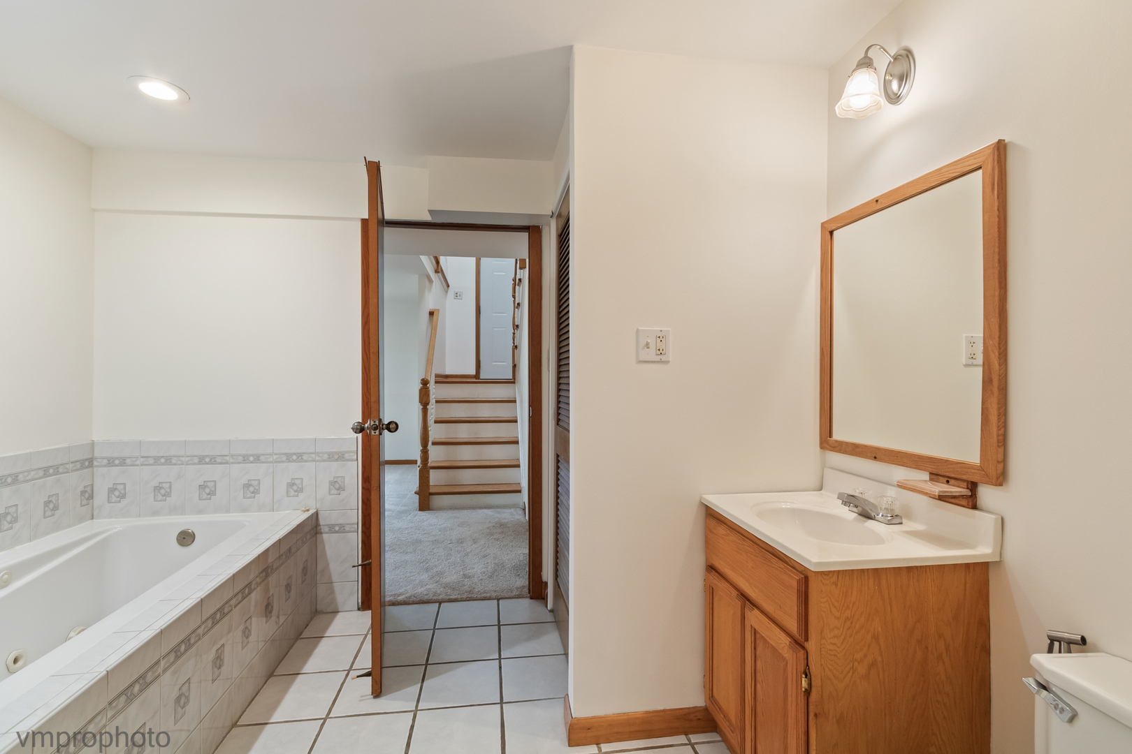 1018 E Kitson Drive, Palatine, IL 60074