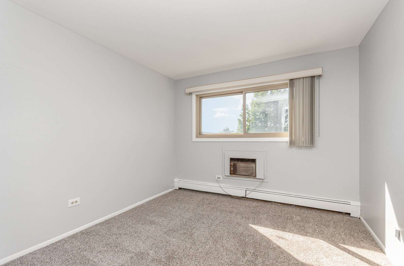 120A Collen Drive #202, Lombard, IL 60148