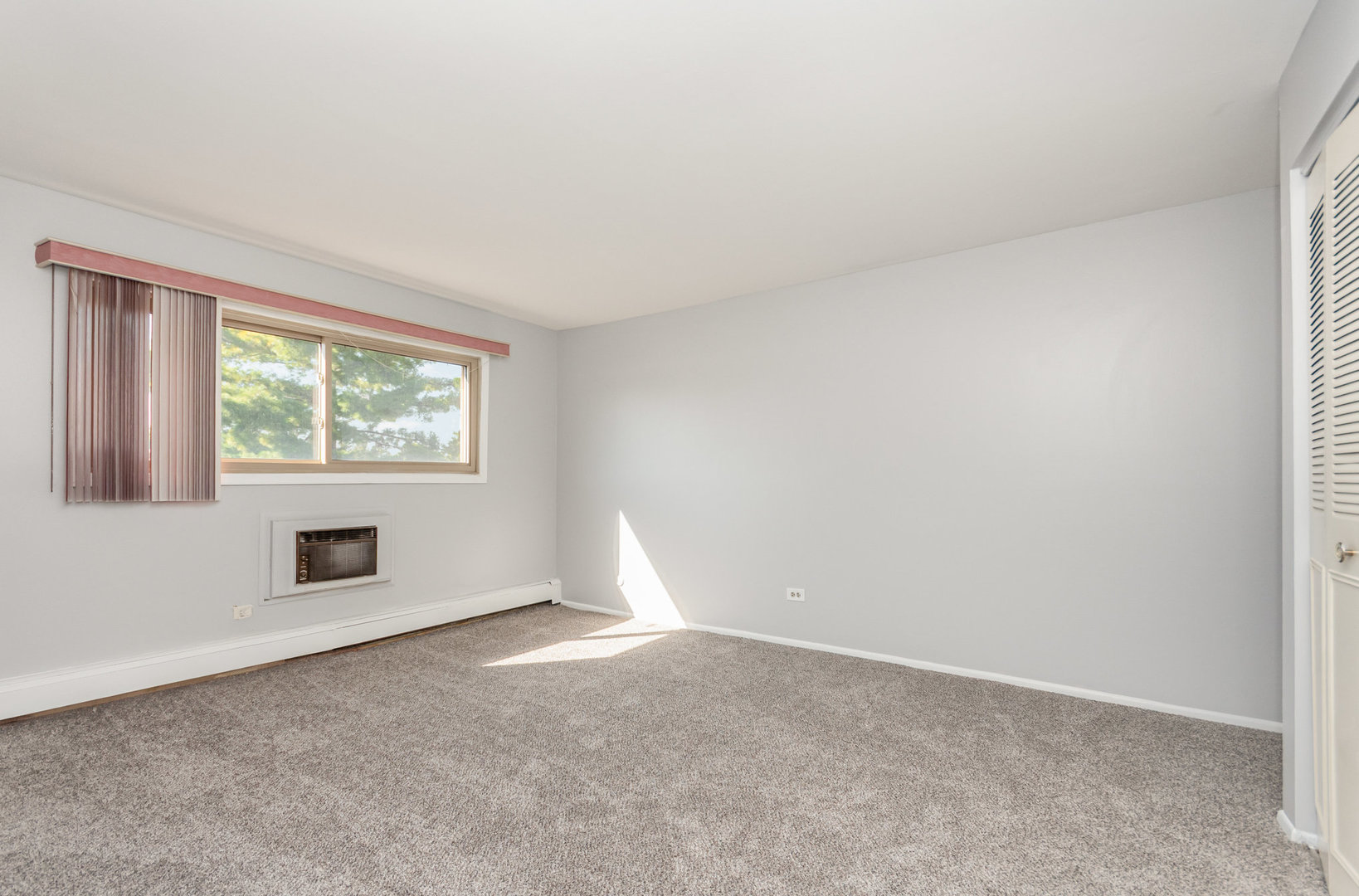 120A Collen Drive #202, Lombard, IL 60148