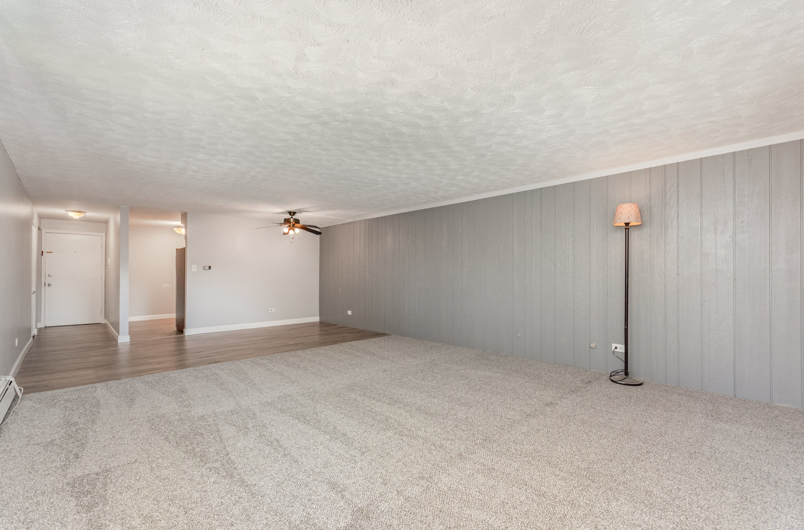 120A Collen Drive #202, Lombard, IL 60148