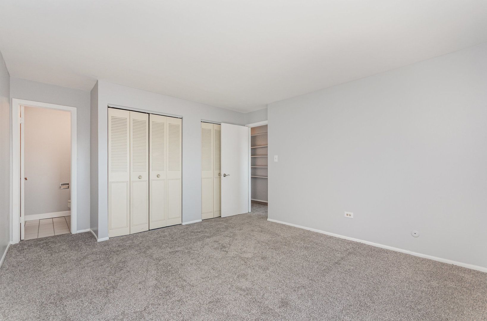 120A Collen Drive #202, Lombard, IL 60148