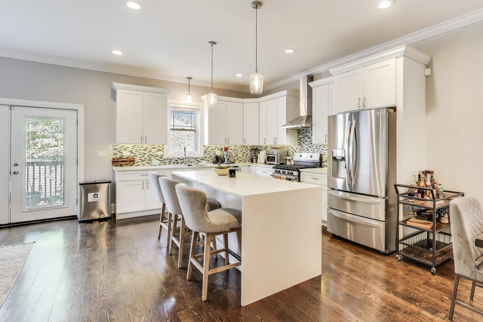 938 S Euclid Avenue, Oak Park, IL 60304