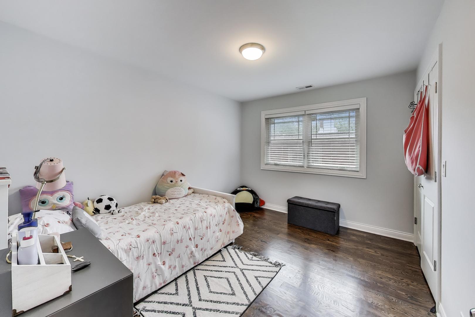938 S Euclid Avenue, Oak Park, IL 60304