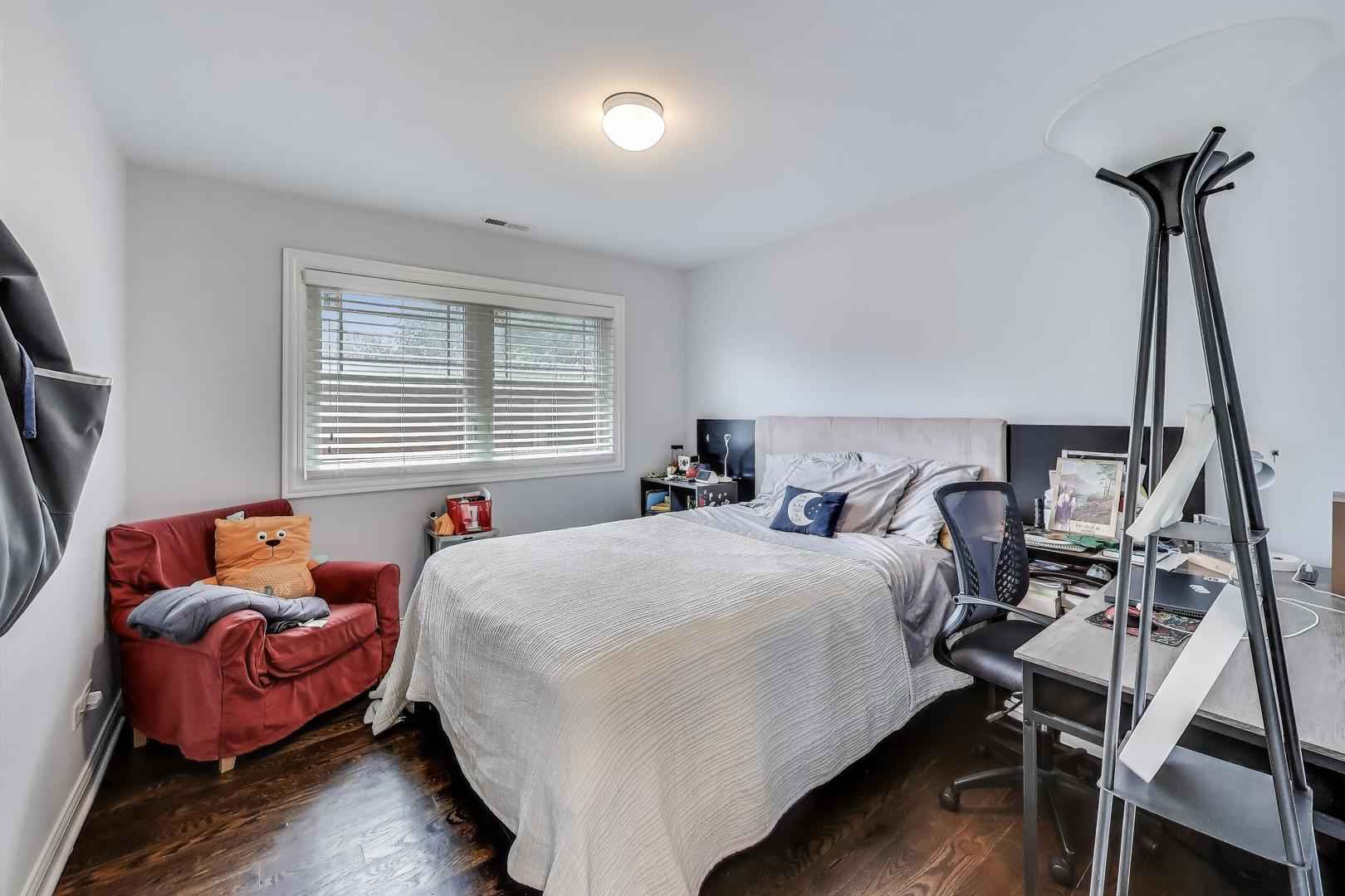 938 S Euclid Avenue, Oak Park, IL 60304