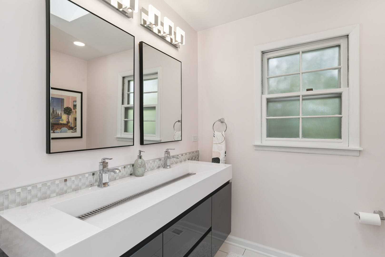 1017 Dawes Street, Libertyville, IL 60048
