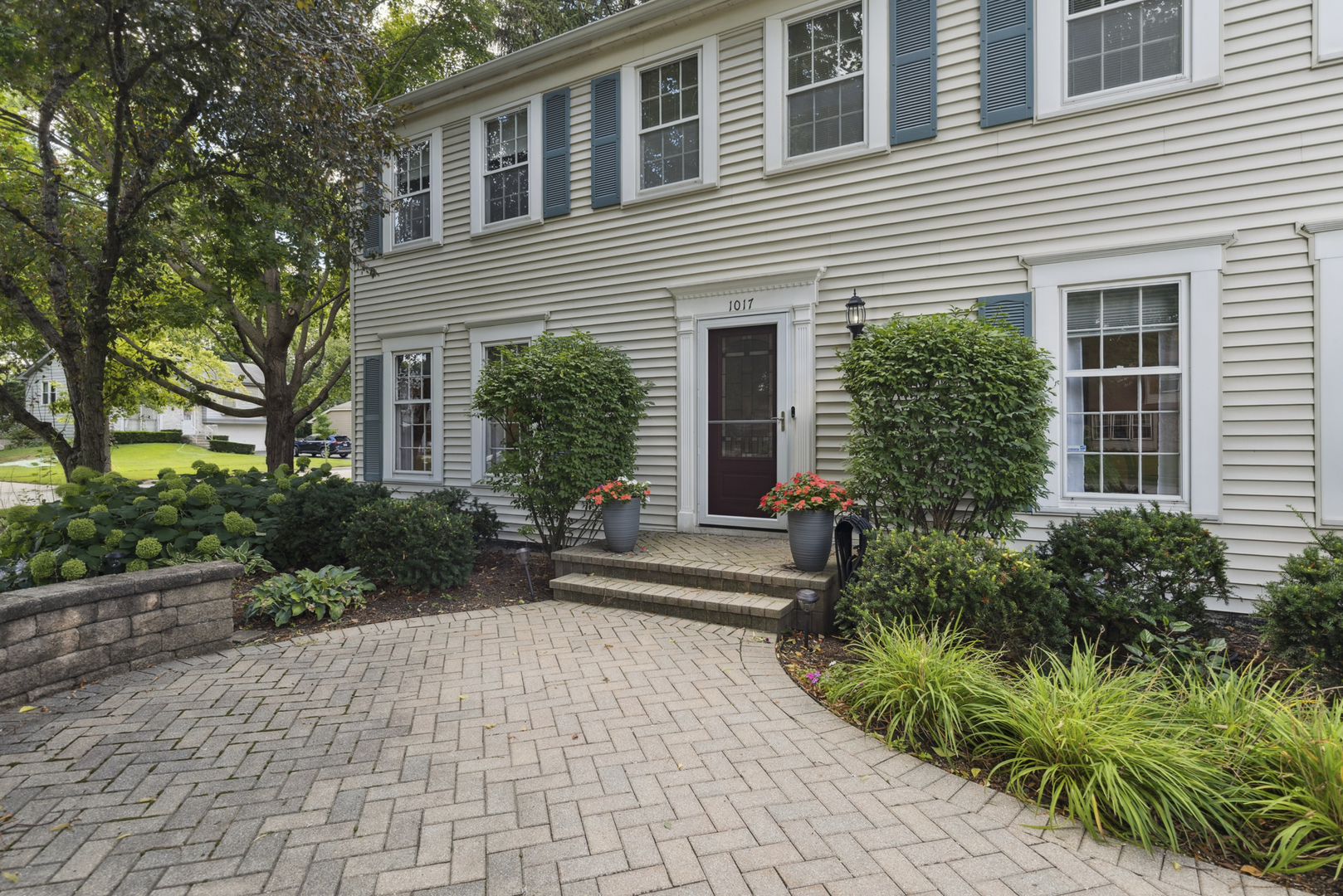 1017 Dawes Street, Libertyville, IL 60048