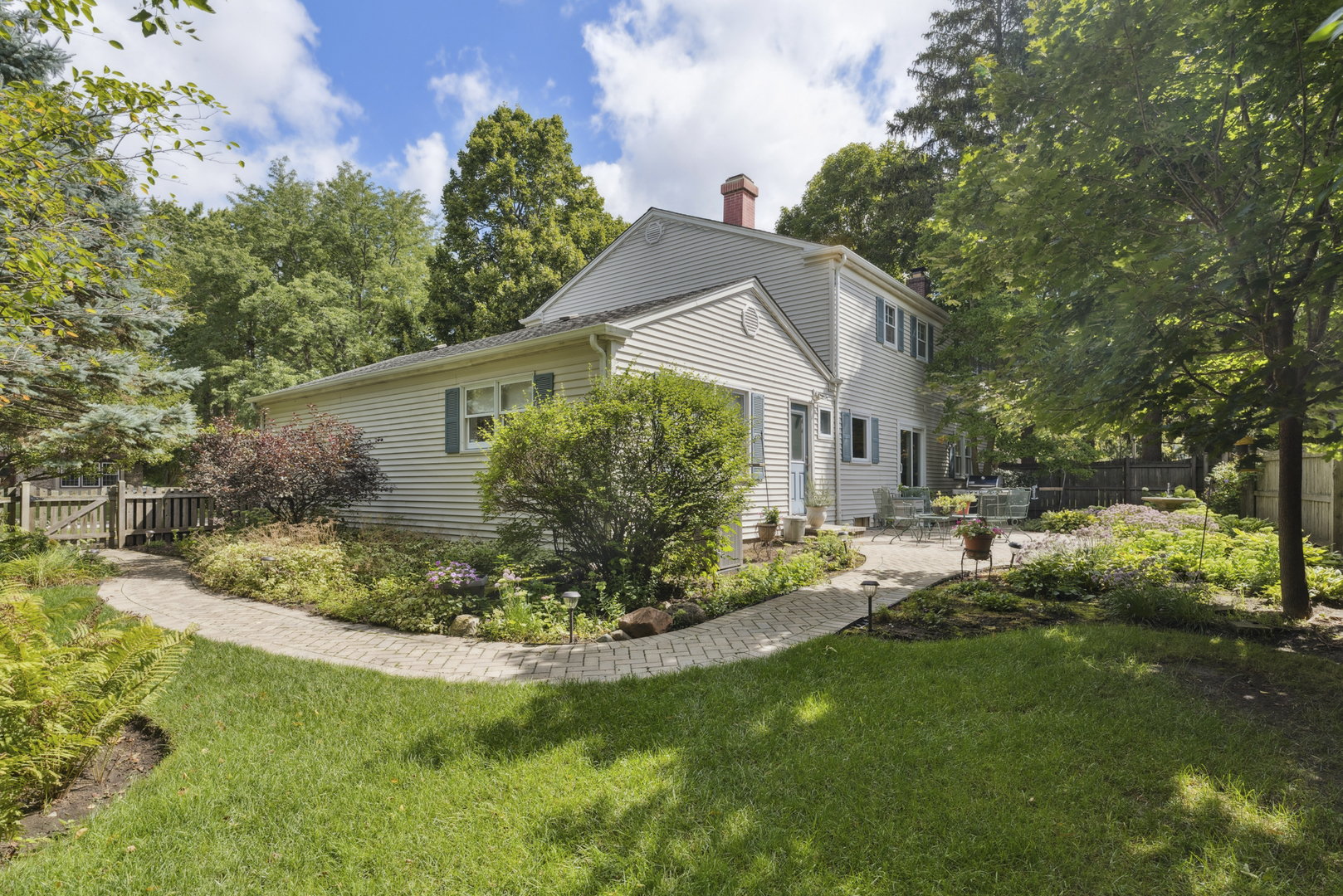 1017 Dawes Street, Libertyville, IL 60048