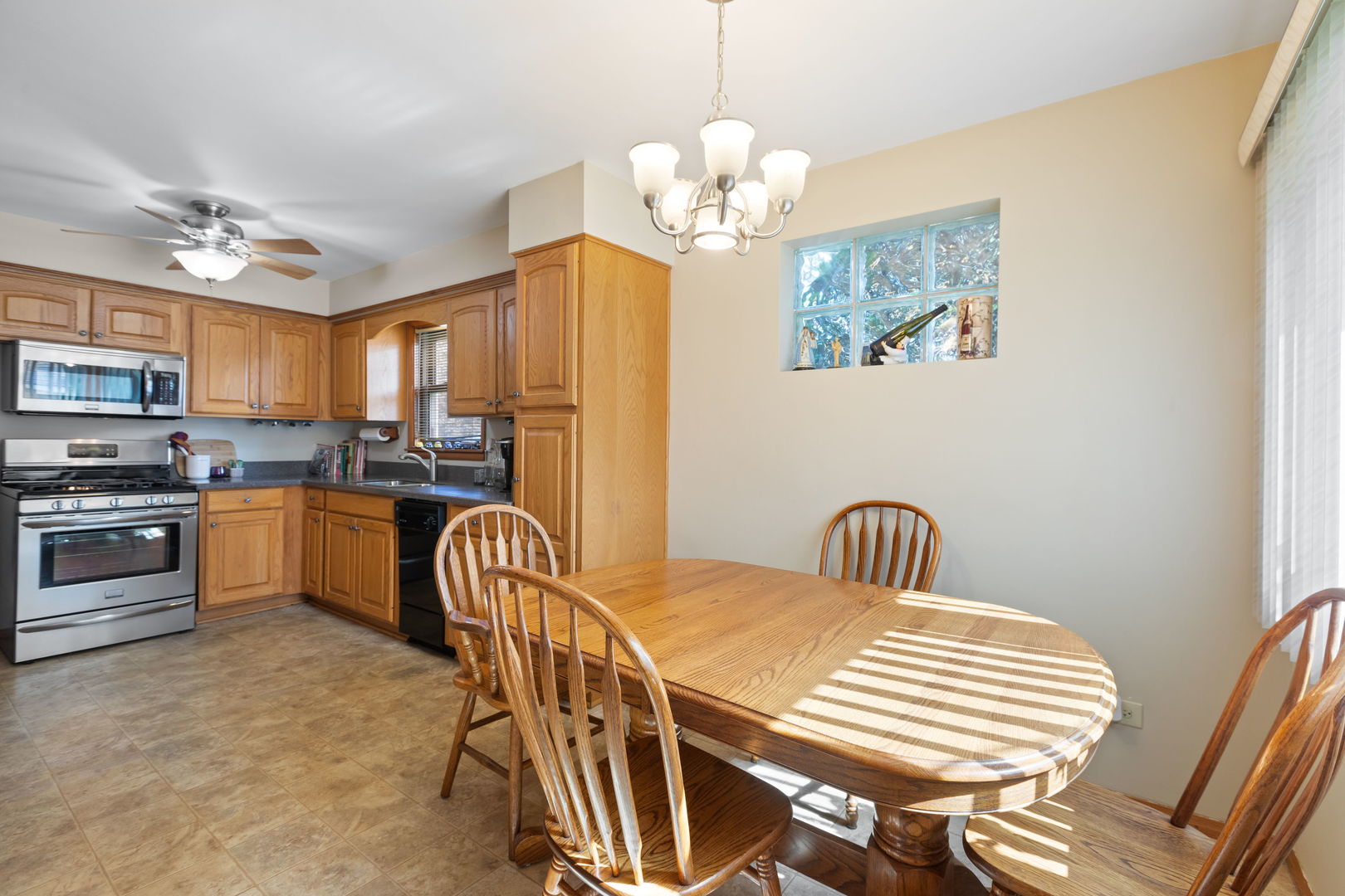 9542 Massasoit Avenue, Oak Lawn, IL 60453