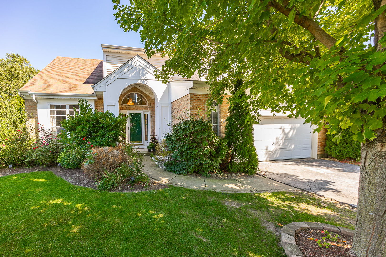 16165 S Arbor Drive, Plainfield, IL 60586