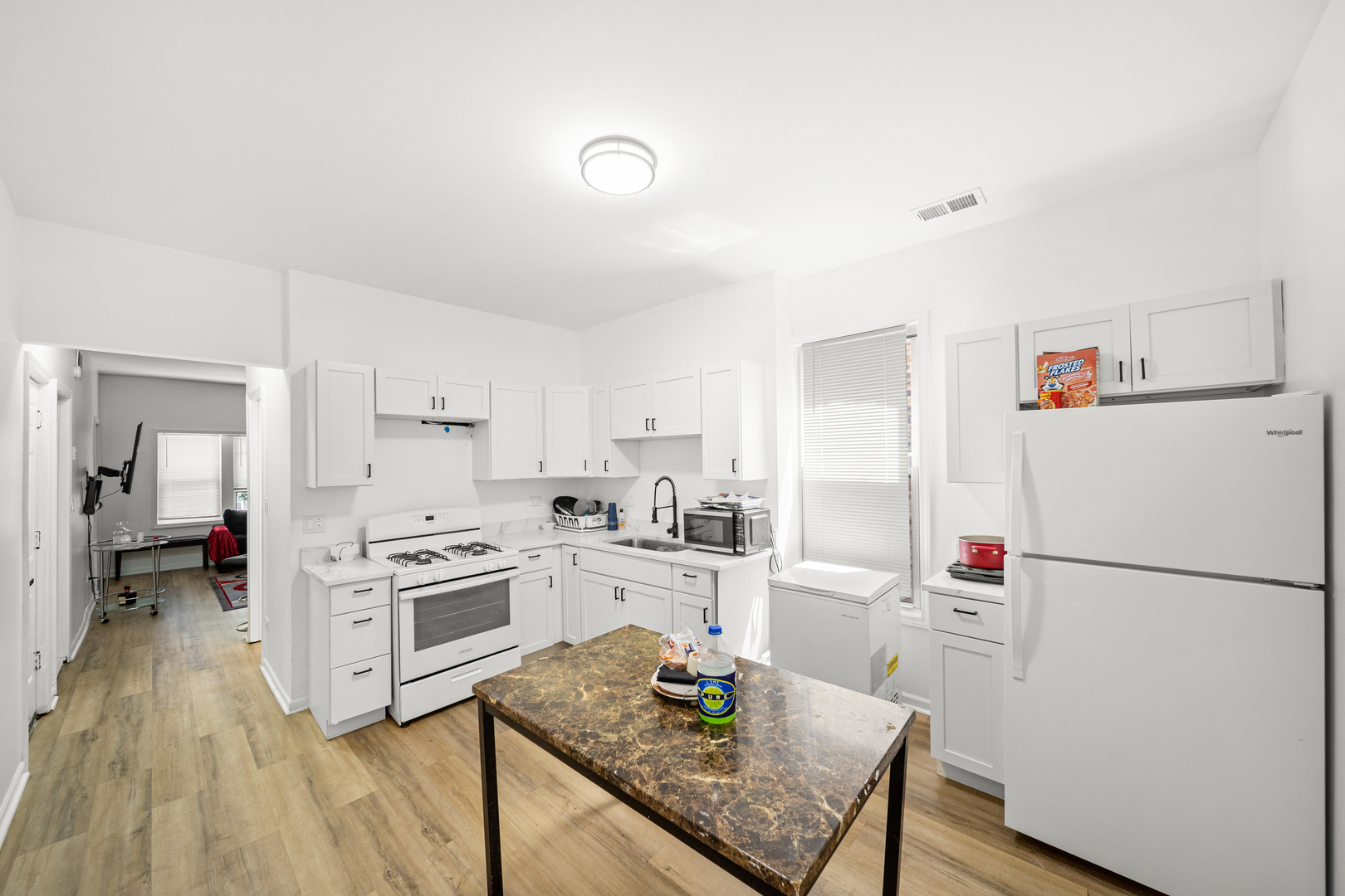 6810 S WABASH Avenue, Chicago, IL 60637