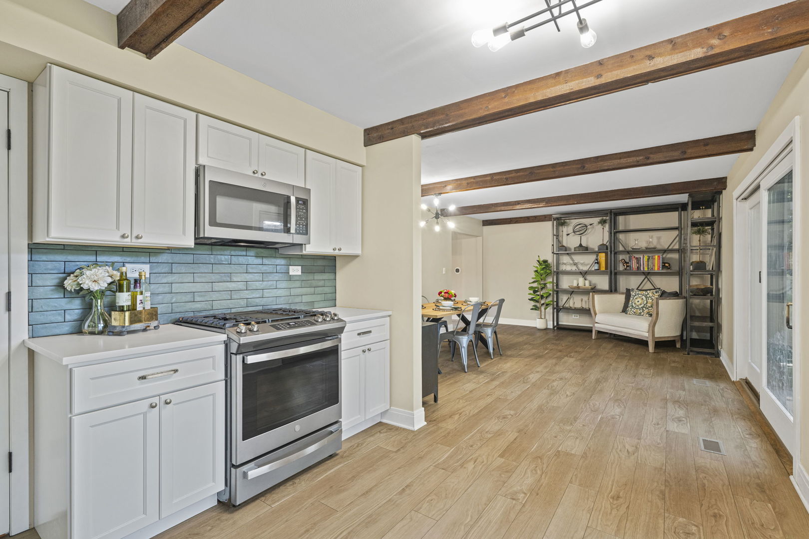 715 Surryse Road, Lake Zurich, IL 60047