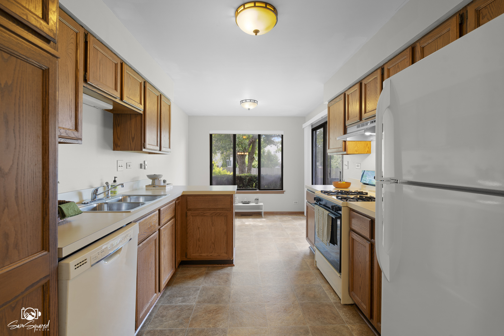 1911 GOLF VIEW Drive #1911, Bartlett, IL 60103