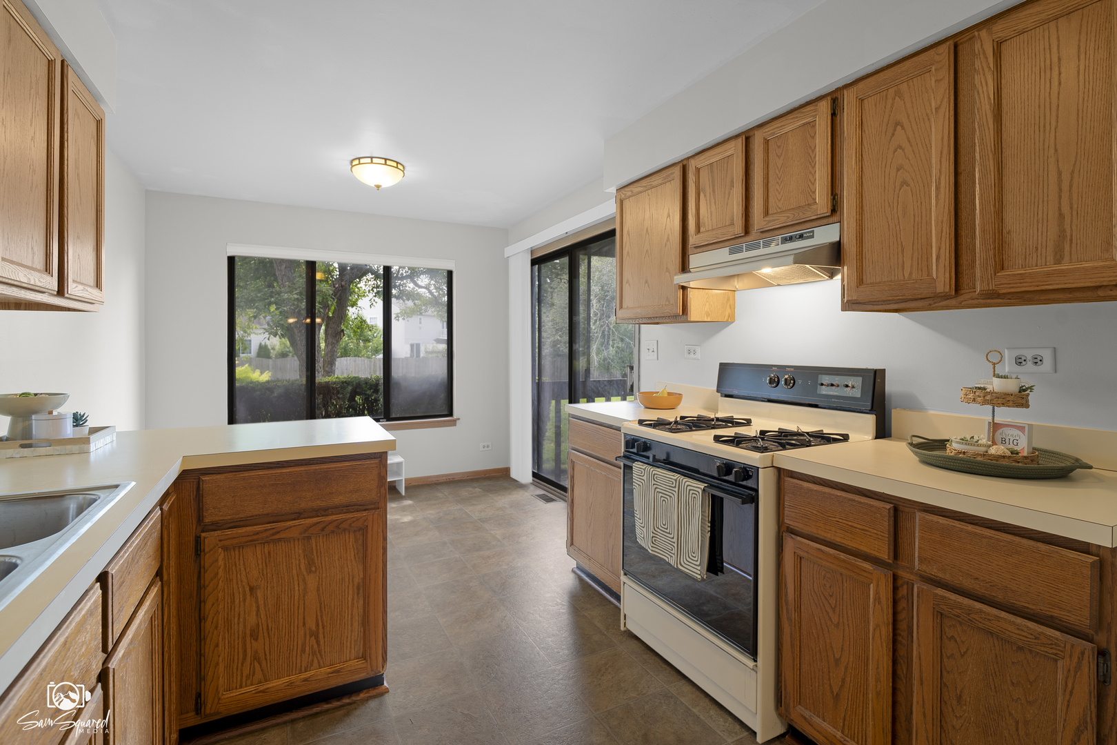 1911 GOLF VIEW Drive #1911, Bartlett, IL 60103