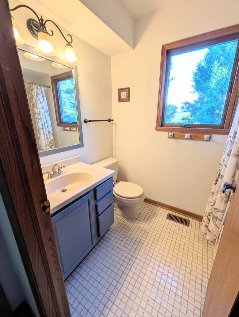 35W225 Crescent Drive, Dundee, IL 60118