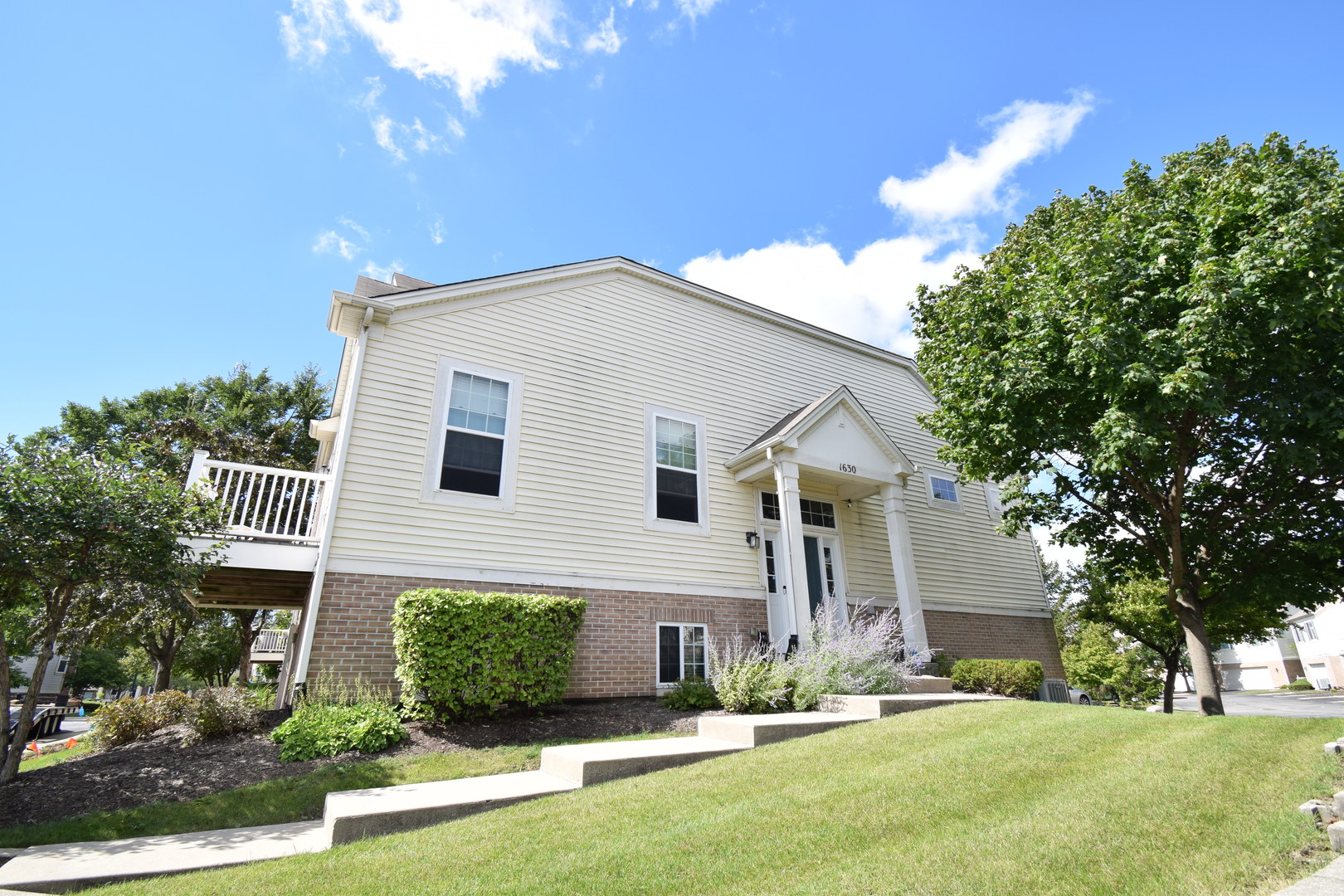 1630 Dogwood Lane, Hanover Park, IL 60133