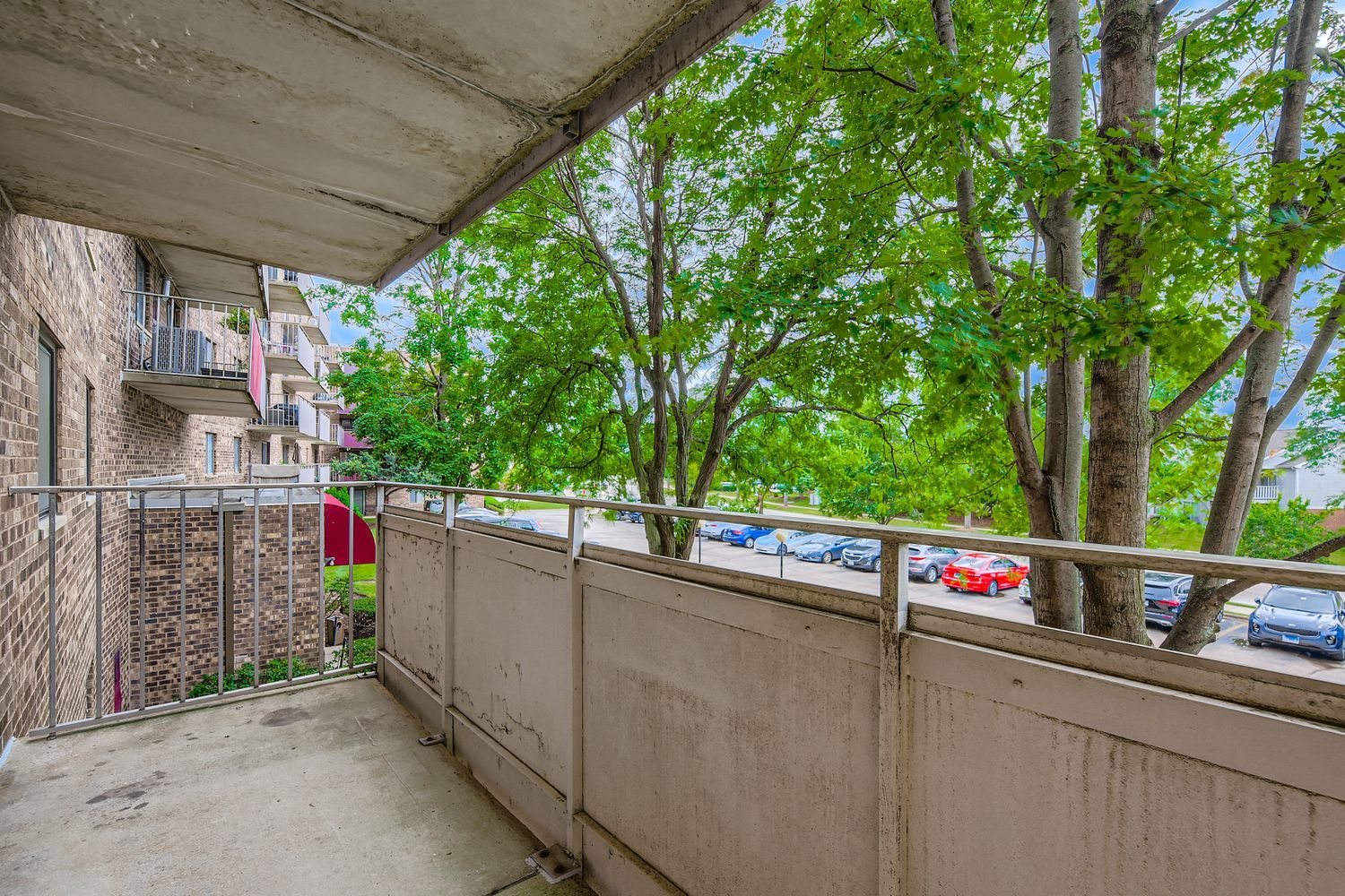 1463 MERCURY Drive #202, Schaumburg, IL 60193