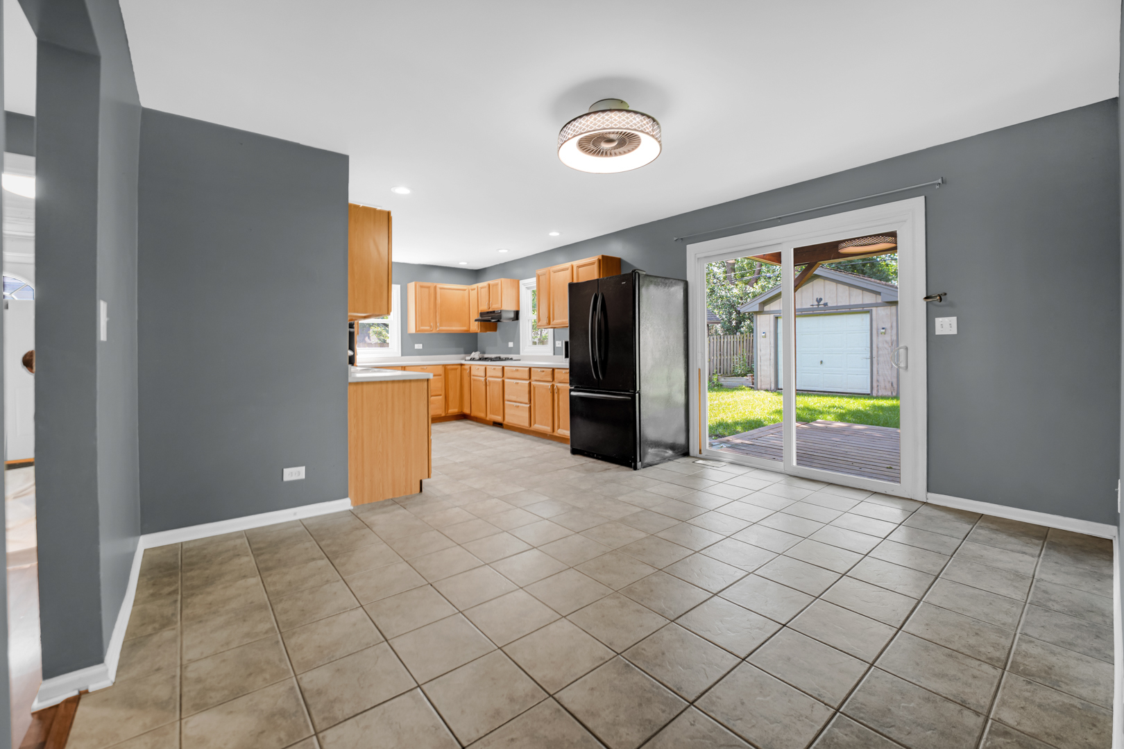 122 N Woodlawn Street, Wheaton, IL 60187