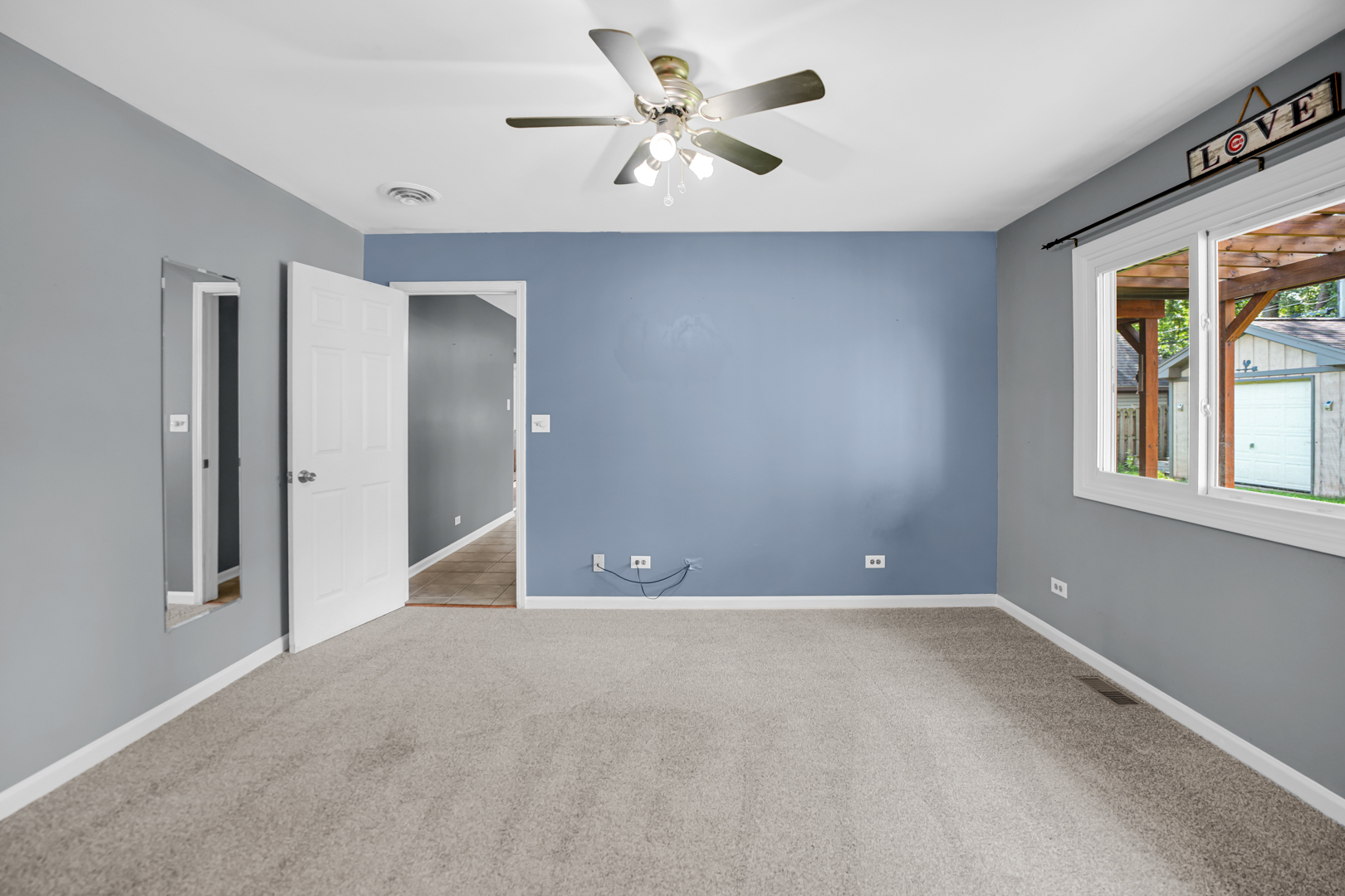 122 N Woodlawn Street, Wheaton, IL 60187