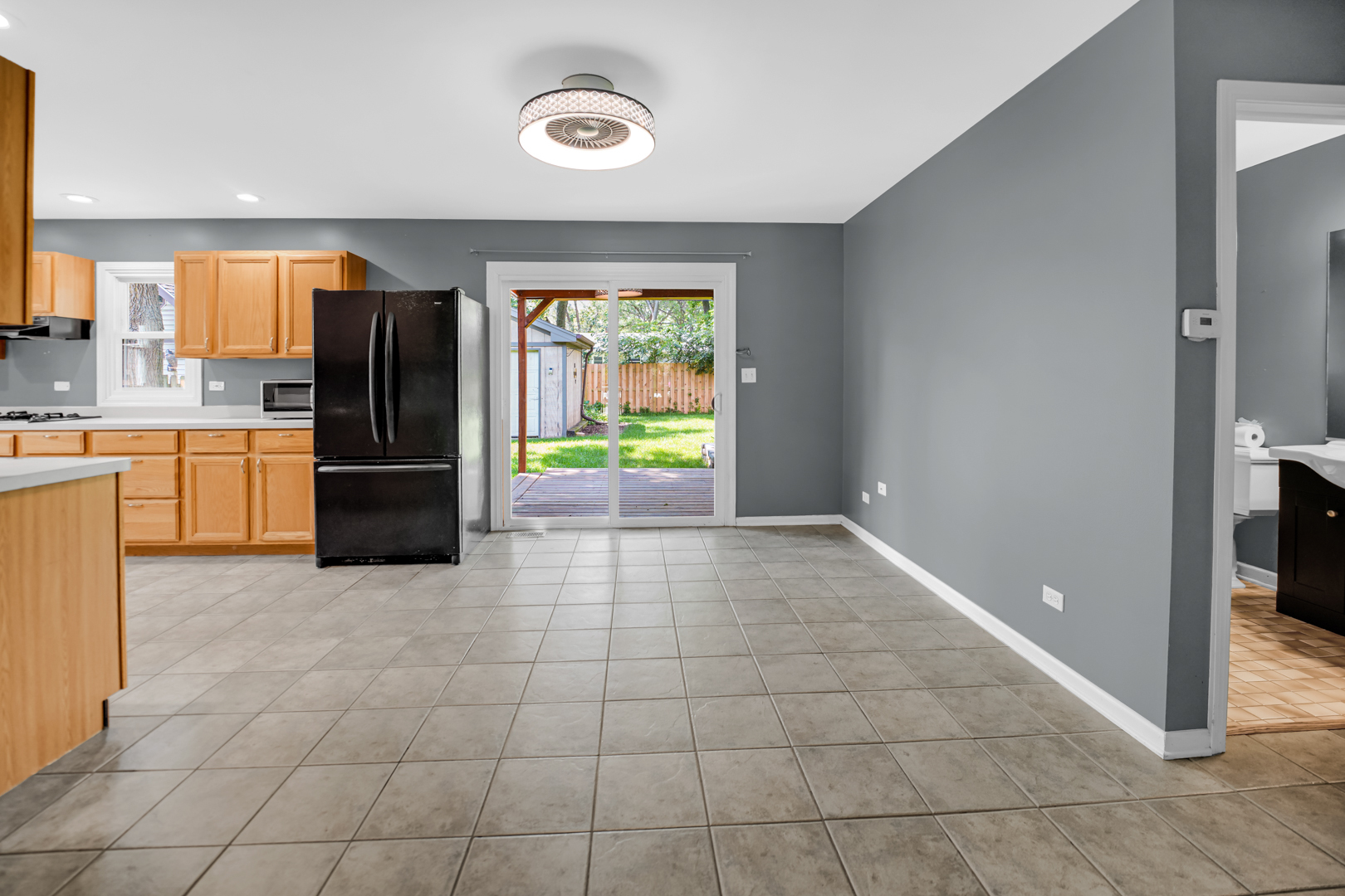 122 N Woodlawn Street, Wheaton, IL 60187