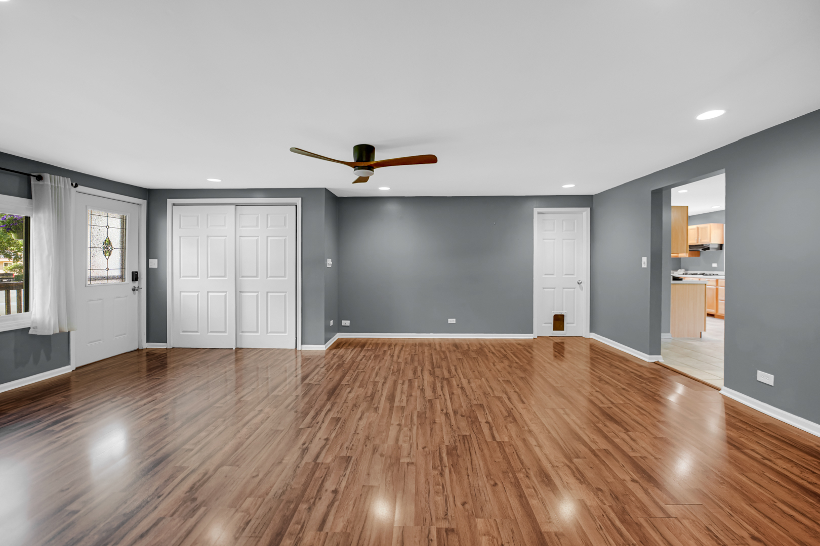 122 N Woodlawn Street, Wheaton, IL 60187