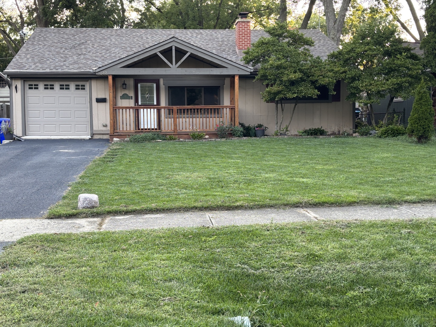 122 N Woodlawn Street, Wheaton, IL 60187