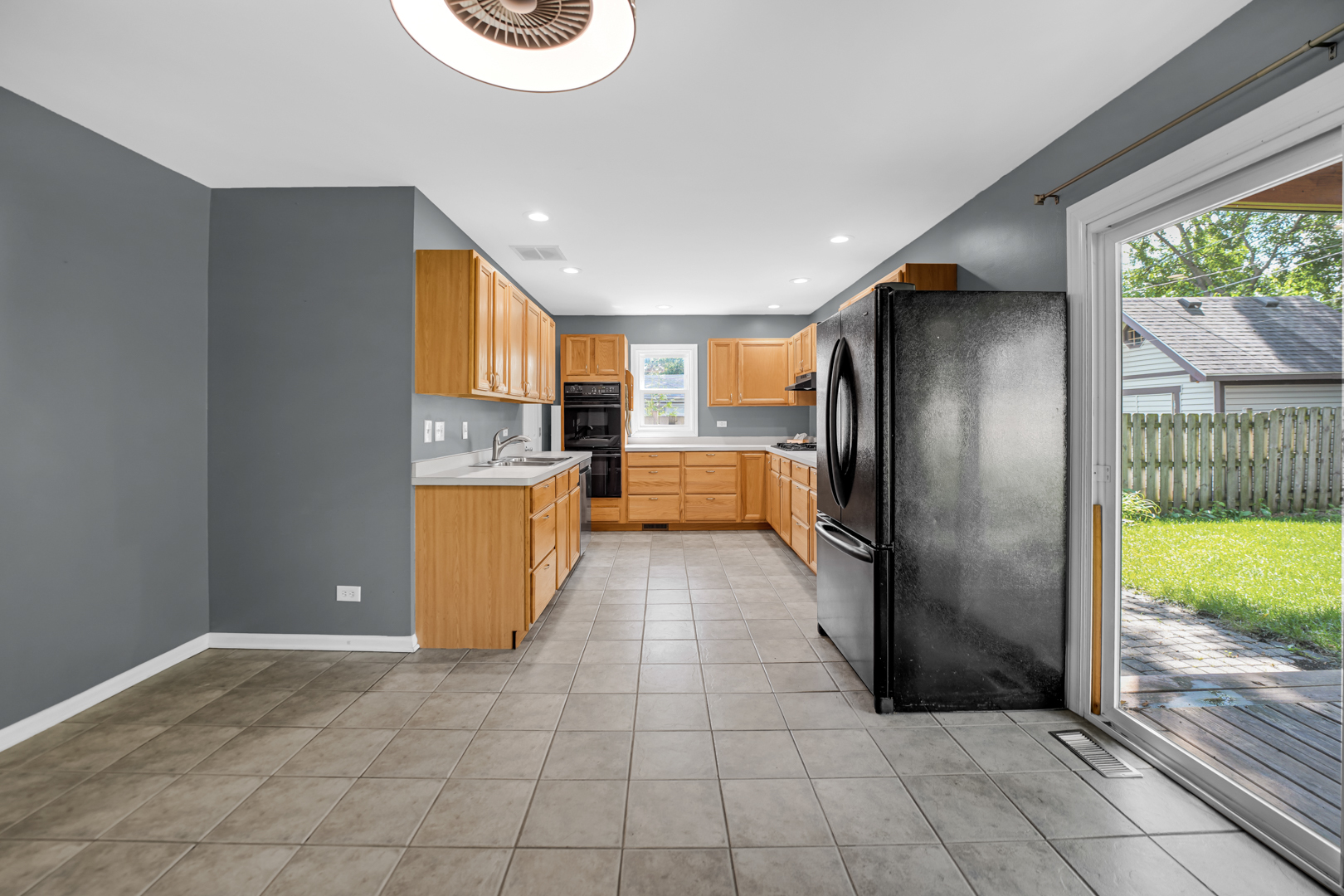 122 N Woodlawn Street, Wheaton, IL 60187