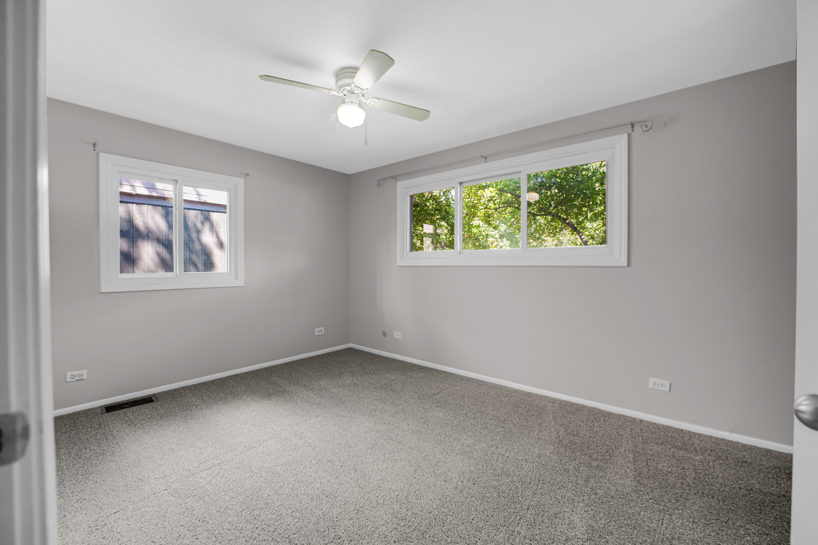 122 N Woodlawn Street, Wheaton, IL 60187