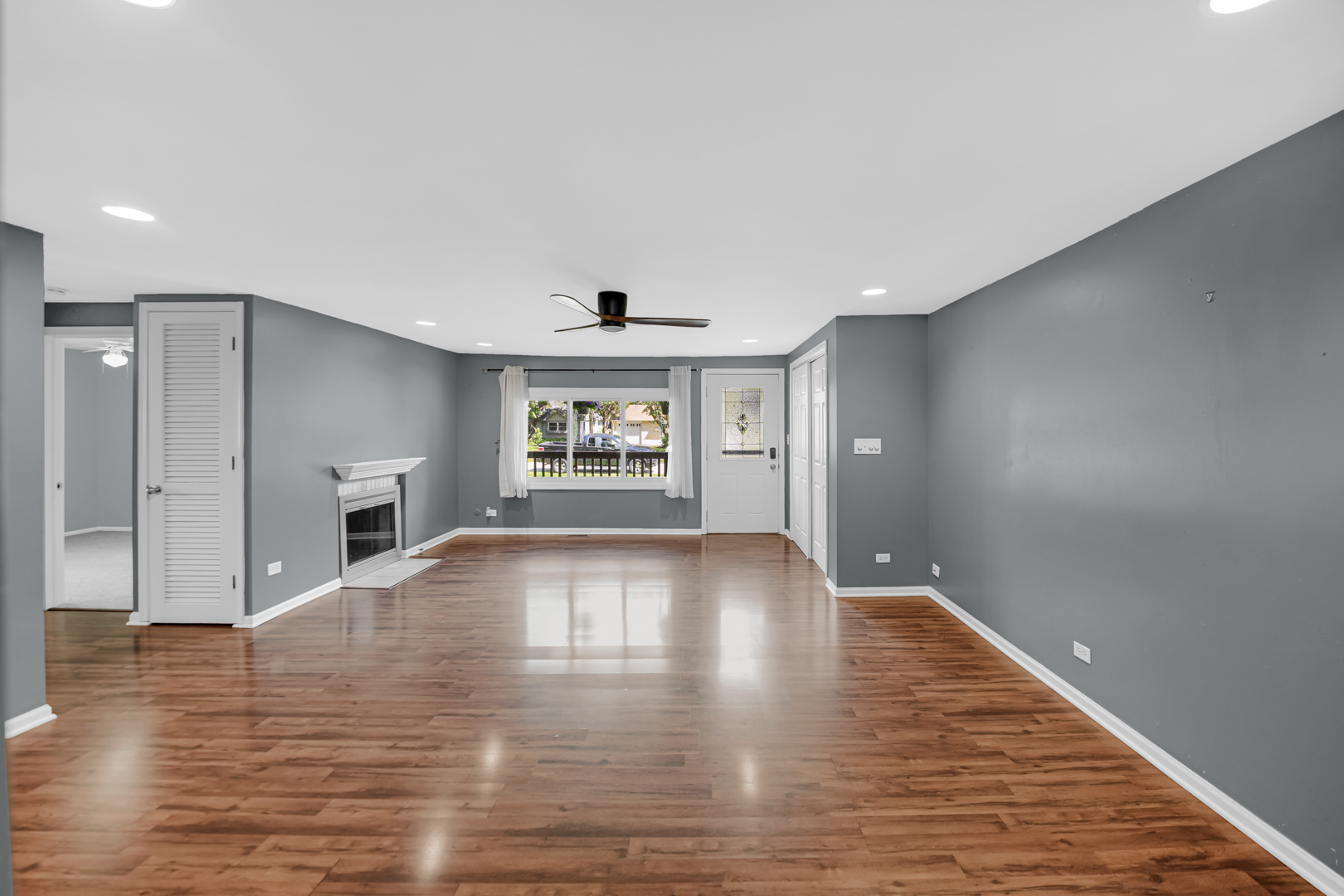 122 N Woodlawn Street, Wheaton, IL 60187