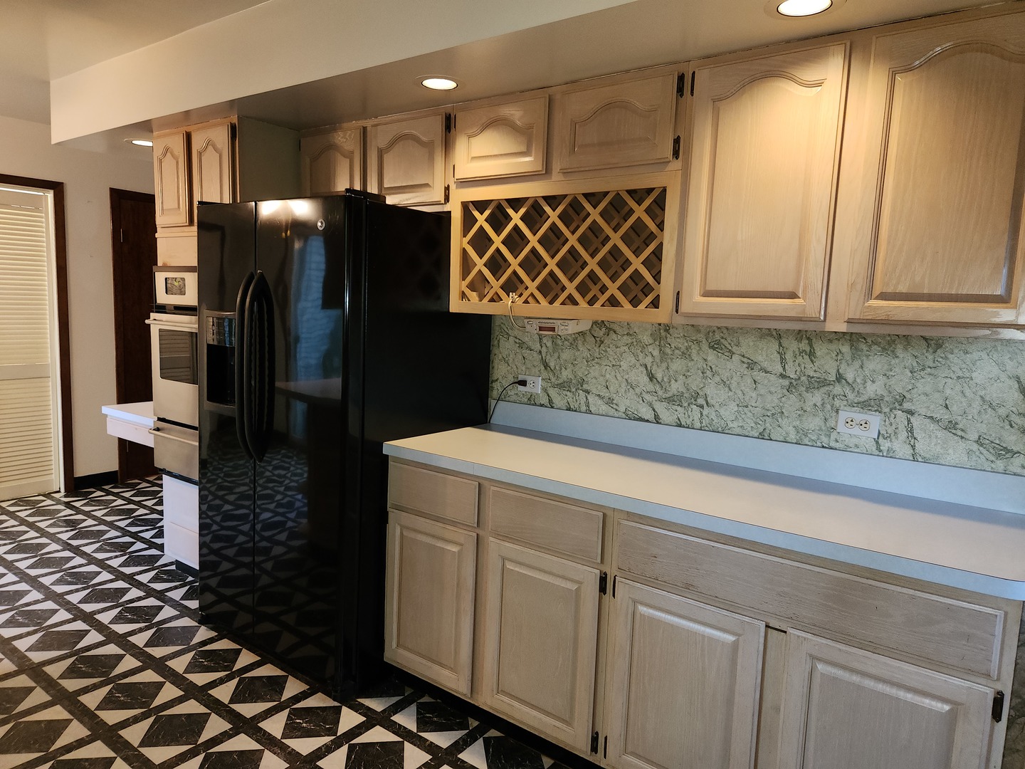 11382 W Leland Avenue, Beach Park, IL 60099