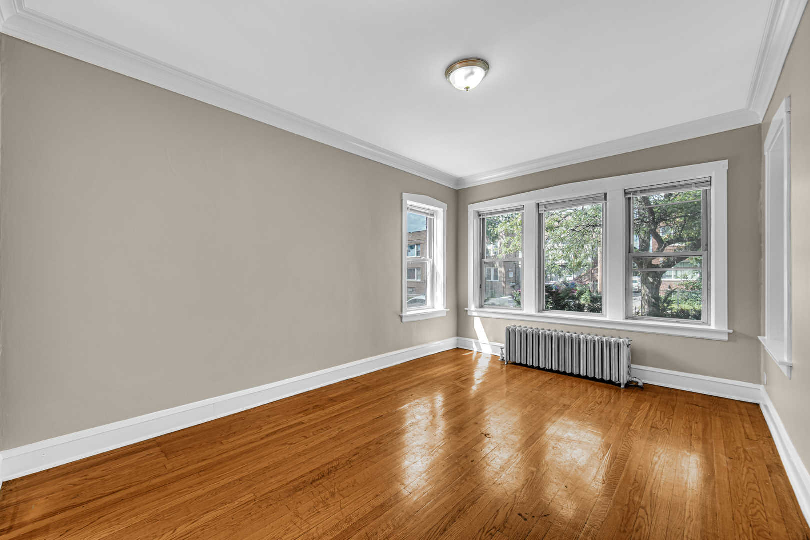 5527 W Potomac Avenue, Chicago, IL 60651