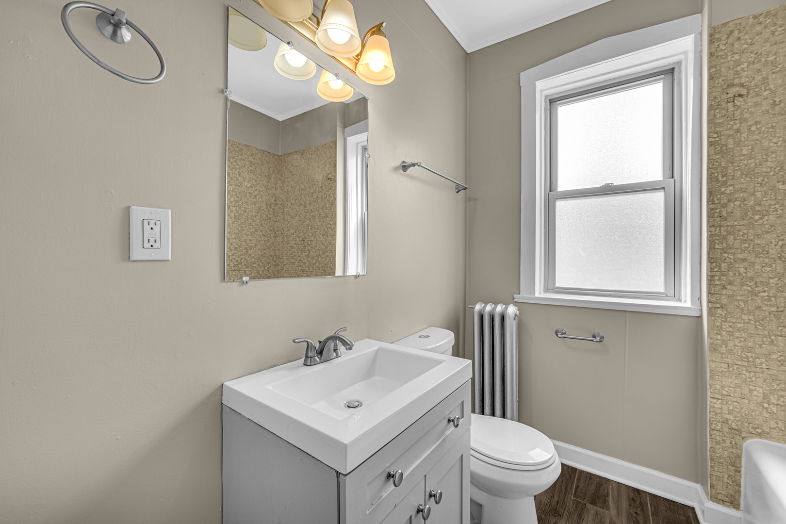 5527 W Potomac Avenue, Chicago, IL 60651