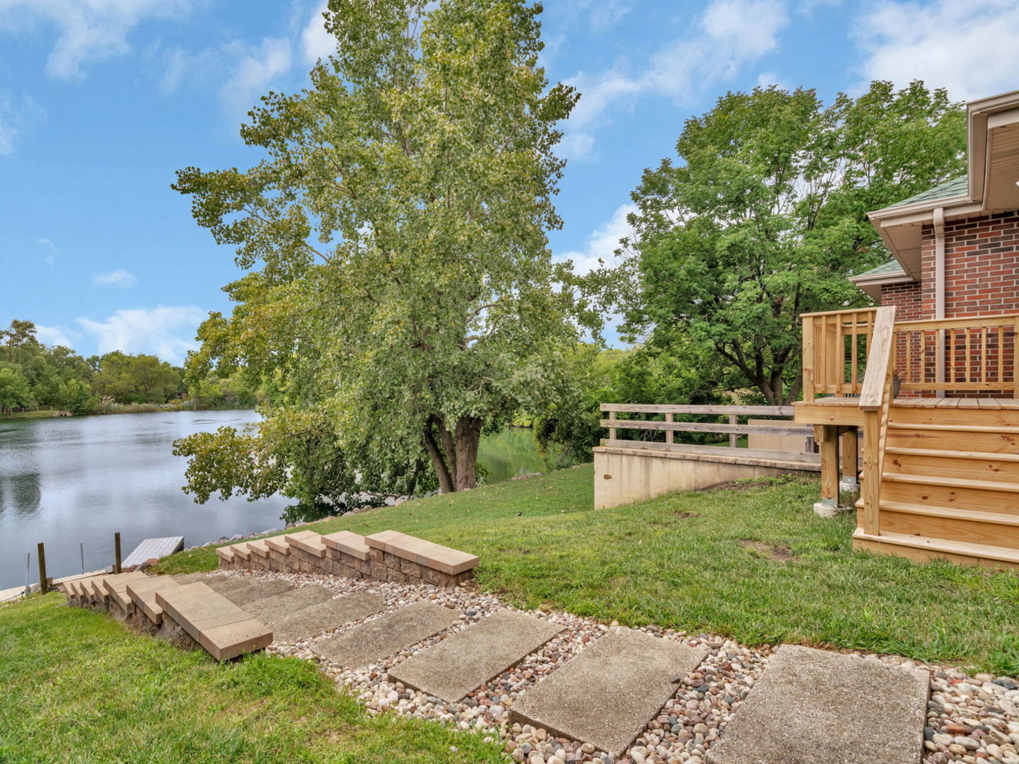 385 Twilight Drive, Morris, IL 60450