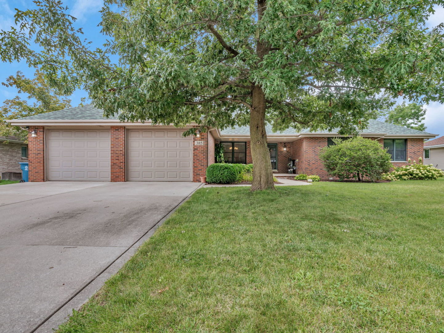 385 Twilight Drive, Morris, IL 60450