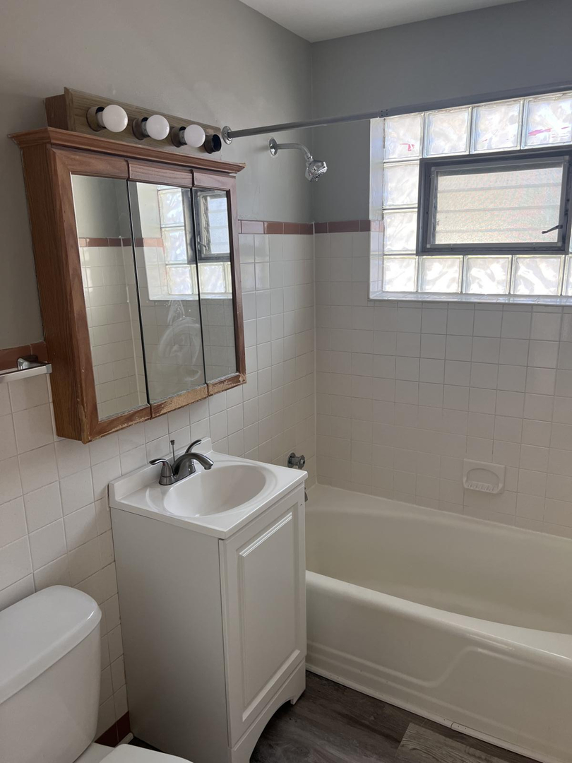 17915 Wentworth Avenue #2, Lansing, IL 60438