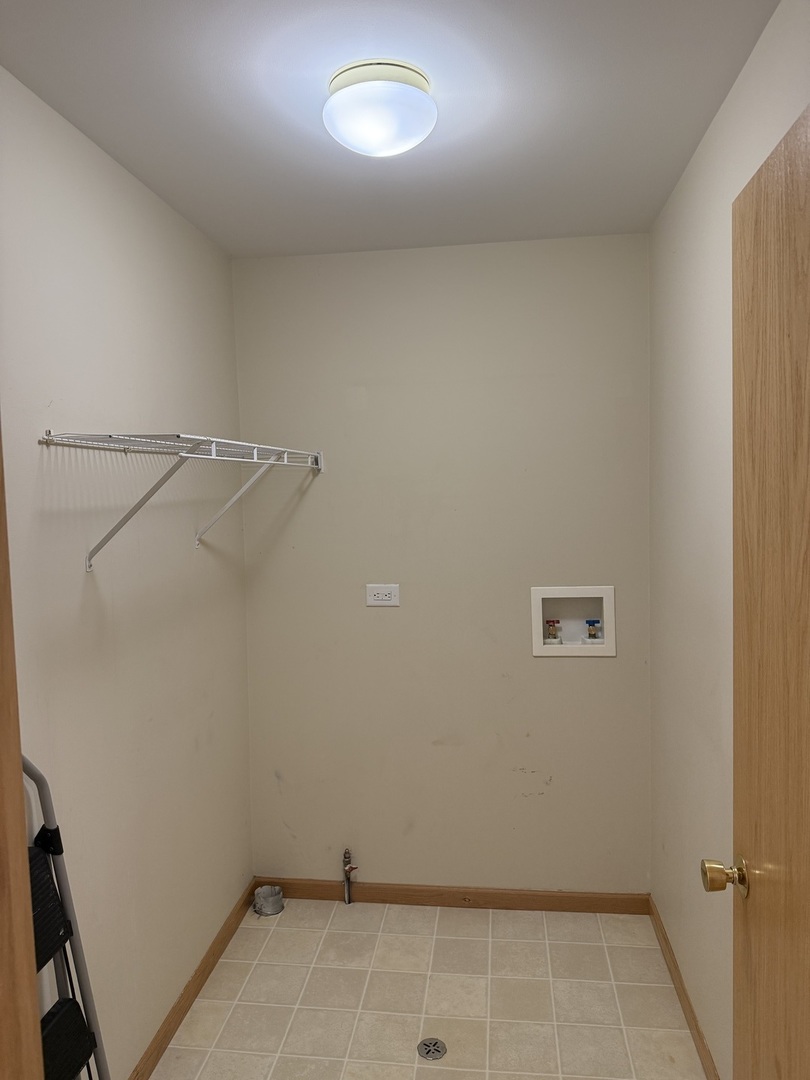 710 Silver Leaf Court, Joliet, IL 60431